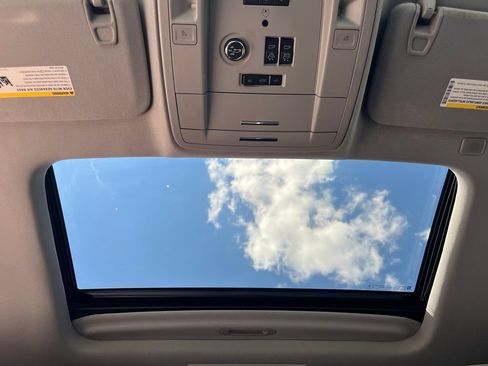 Used 2018 GMC Yukon XL Denali AWD/4WD image 41