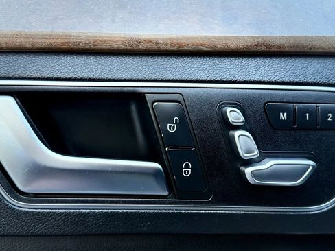 Used 2014 Mercedes-Benz E 350 4MATIC Sedan image 24