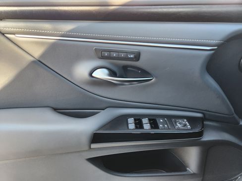 New 2025 Lexus ES 350 w/ Premium Package image 16