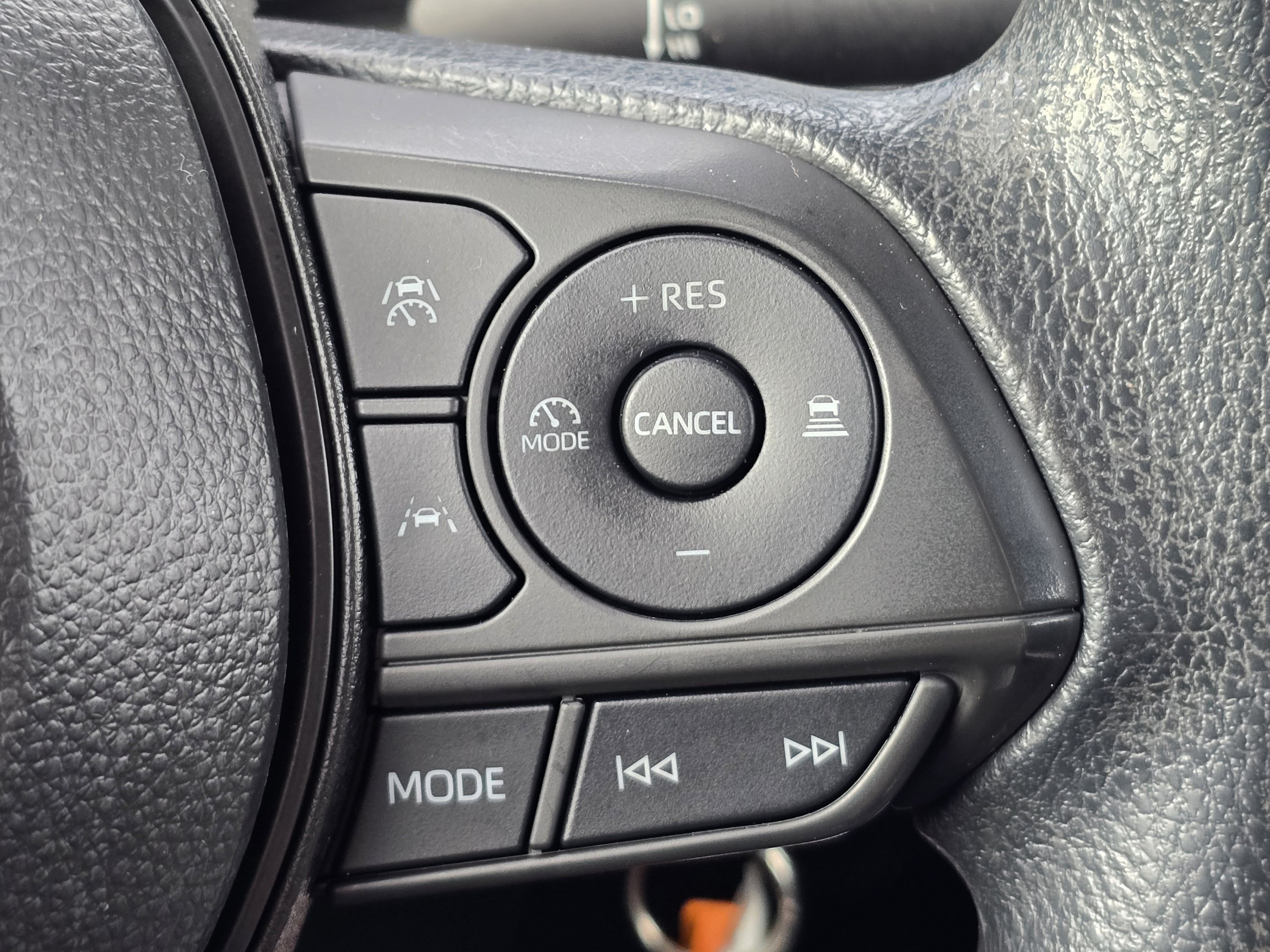 Used 2025 Toyota Corolla LE FWD image 15