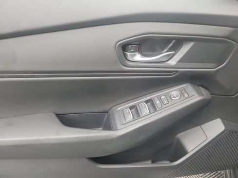Used 2025 Honda Accord SE image 19