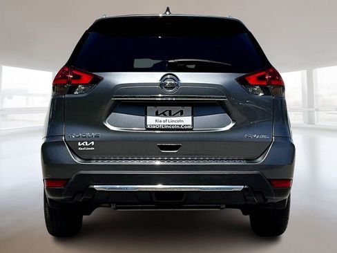 Used 2018 Nissan Rogue SV w/ Premium Package image 5