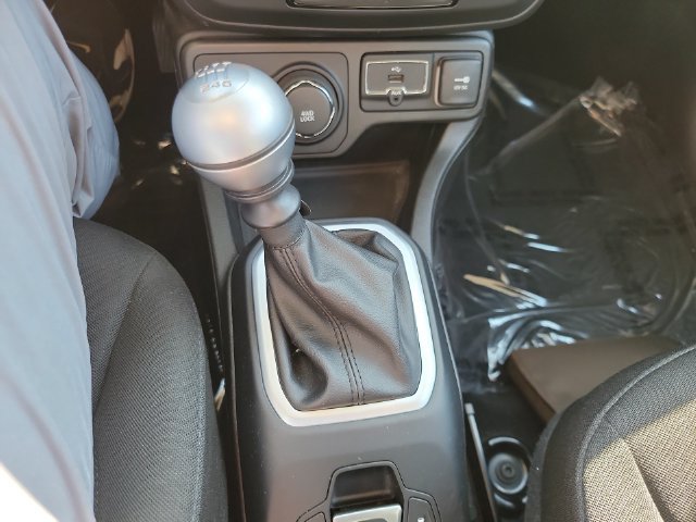 Used 2018 Jeep Renegade Sport w/ Power & Air Group AWD/4WD image 23