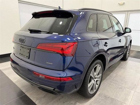 Certified 2025 Audi Q5 2.0T Premium w/ Convenience Plus Package image 2