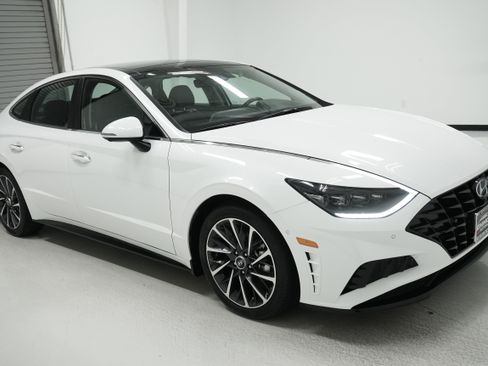 Used 2022 Hyundai Sonata Limited image 3