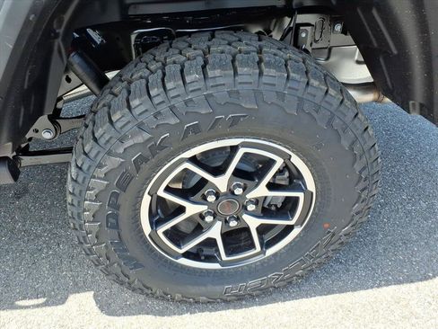 New 2026 Jeep Gladiator Rubicon w/ Safety Group AWD/4WD image 8
