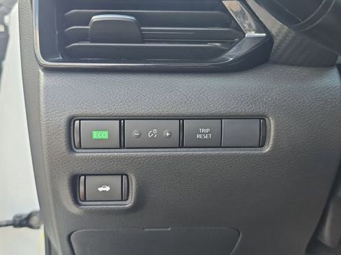 Certified 2023 Nissan Sentra SV w/ All-Weather Package FWD image 28