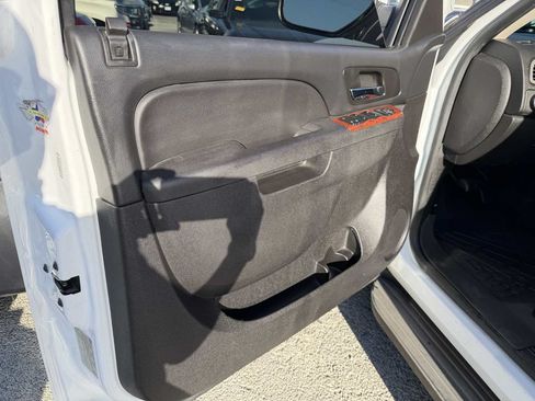 Used 2013 GMC Yukon XL SLE w/ Convenience Package RWD image 11