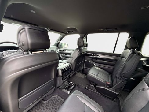 New 2026 Jeep Grand Wagoneer Limited AWD/4WD image 19