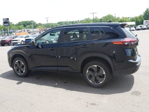 Used 2024 Nissan Rogue SV FWD image 5