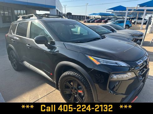 Used 2025 Nissan Rogue SV AWD/4WD image 11