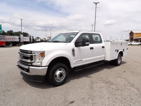 Used 2022 Ford F350 XL w/ Power Equipment Group AWD/4WD image 3