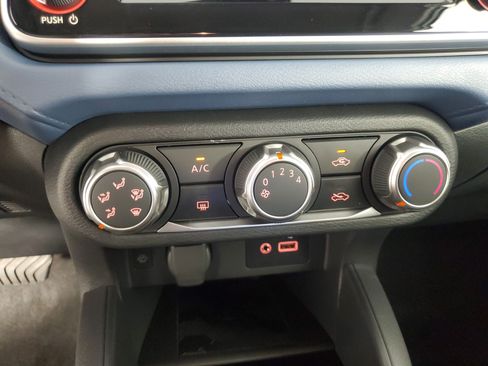 Used 2025 Nissan Versa SV w/ Trunk Package FWD image 20