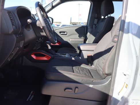 Used 2024 Nissan Frontier PRO-4X w/ Off-Road Protection Package image 9