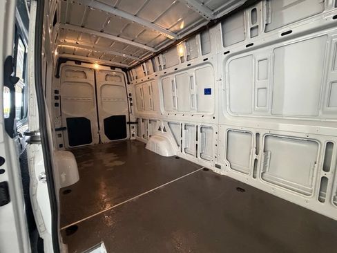 Used 2025 Mercedes-Benz Sprinter 2500 image 37