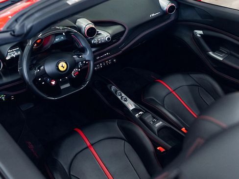 Used 2021 Ferrari F8 Spider image 26