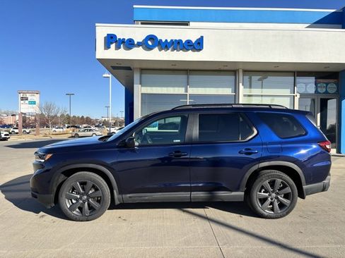 Certified 2025 Honda Pilot Sport image 8