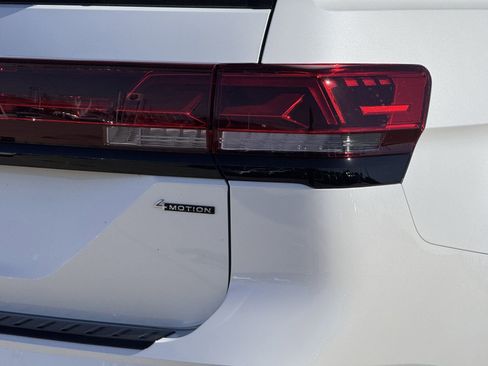 New 2026 Volkswagen Atlas Peak Edition AWD/4WD image 14