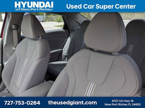 Certified 2023 Hyundai Elantra SEL w/ Cargo Package FWD image 3