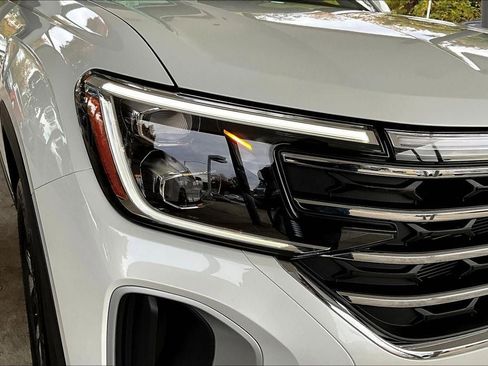 New 2026 Volkswagen Atlas SE image 28