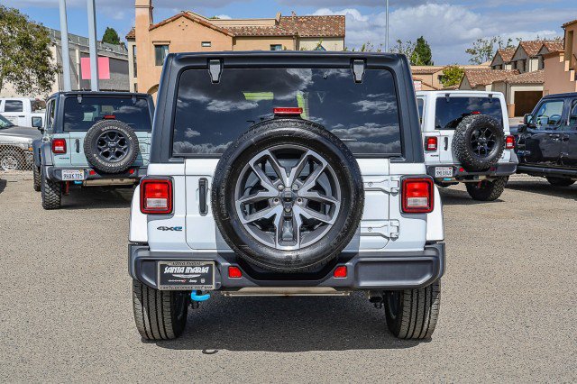 Used 2024 Jeep Wrangler Unlimited w/ Convenience Group AWD/4WD image 5