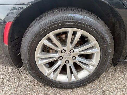 Used 2015 Chrysler 300 C RWD image 31