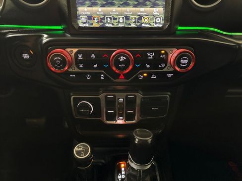 Used 2020 Jeep Gladiator Overland image 24