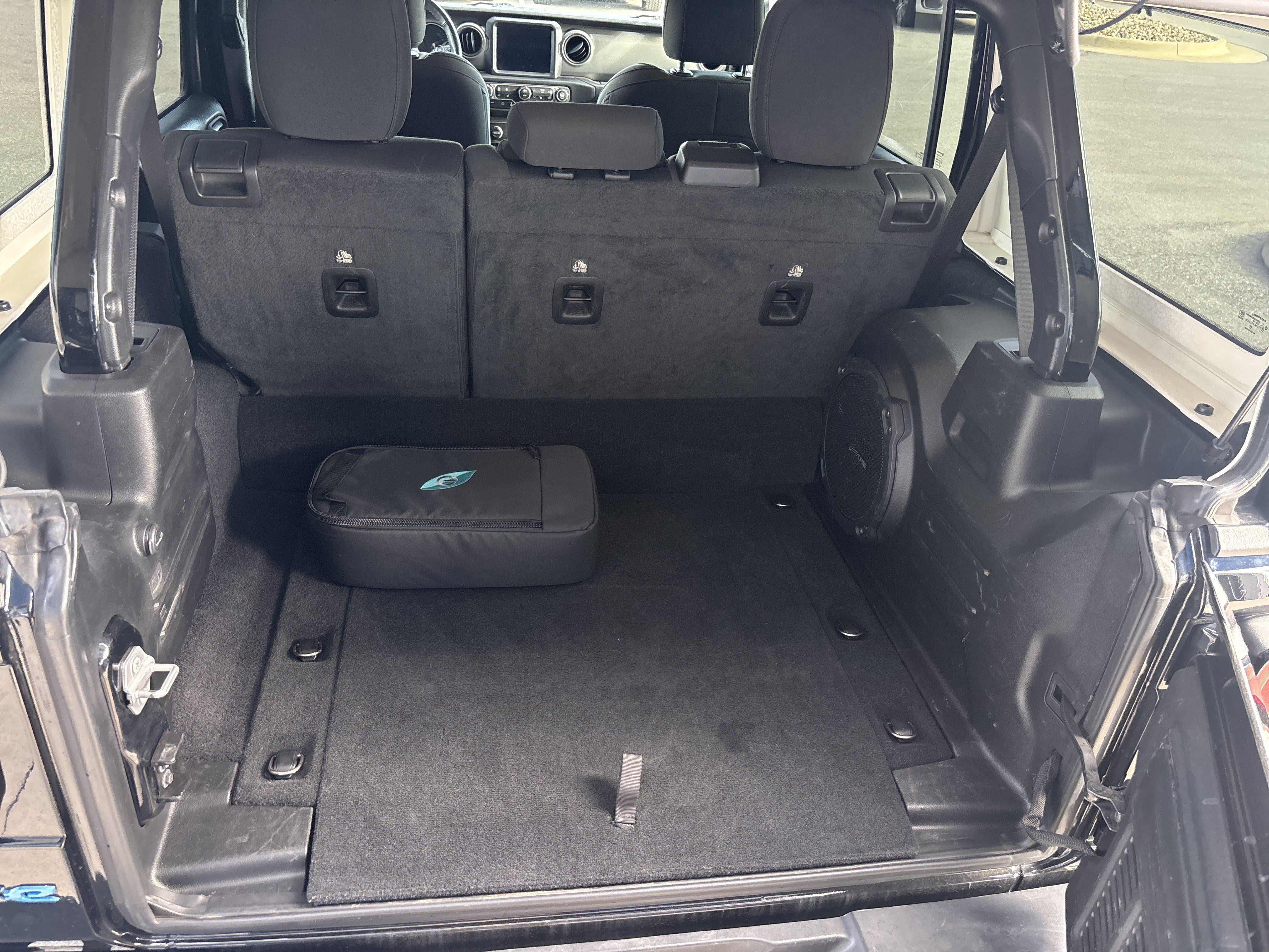 Used 2023 Jeep Wrangler Unlimited w/ Cold Weather Group AWD/4WD image 29