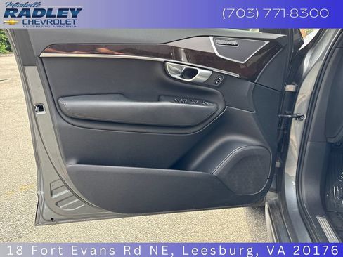 Used 2019 Volvo XC90 T6 Momentum AWD/4WD image 13