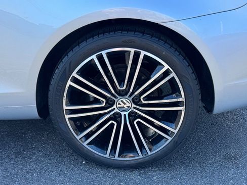 Used 2014 Volkswagen Eos FWD image 8
