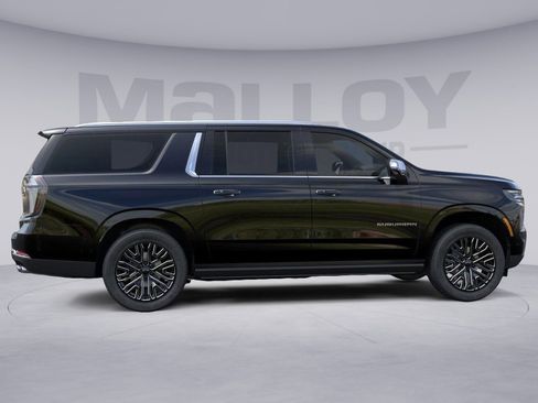 New 2026 Chevrolet Suburban Premier image 5