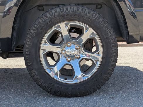 Used 2017 RAM 1500 Laramie w/ Convenience Group AWD/4WD image 8