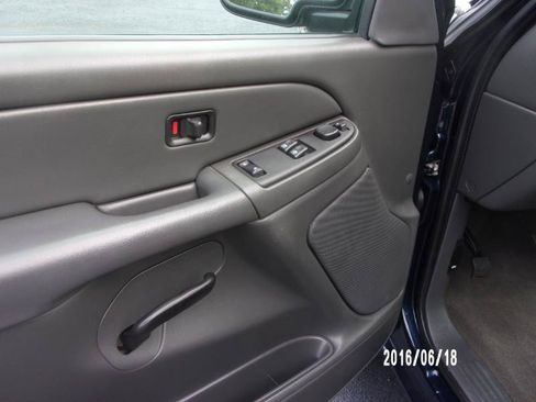Used 2006 Chevrolet Silverado 1500 LT w/ Light Duty Power Package AWD/4WD image 8
