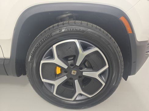 Used 2024 Rivian R1S Adventure AWD/4WD image 11