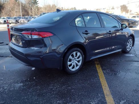 Used 2025 Toyota Corolla LE image 7