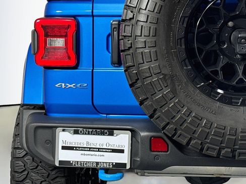 Used 2024 Jeep Wrangler Unlimited Sahara w/ Safety Group AWD/4WD image 15