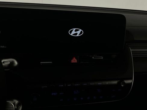 Used 2025 Hyundai Ioniq 5 SE image 19