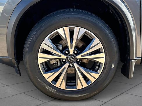 Certified 2022 Nissan Rogue SV image 10