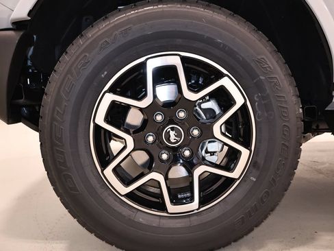 New 2026 Ford Bronco Outer Banks AWD/4WD image 33