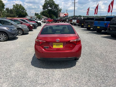 Used 2018 Toyota Corolla LE FWD image 16