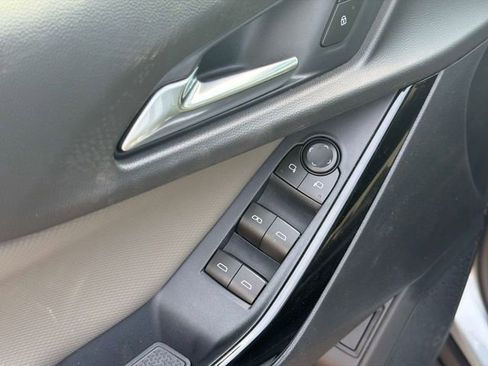New 2026 Chevrolet Equinox LT w/ Convenience Package II FWD image 19