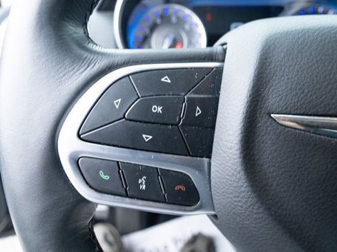 Used 2022 Chrysler 300 Touring w/ Sport Appearance Package image 23