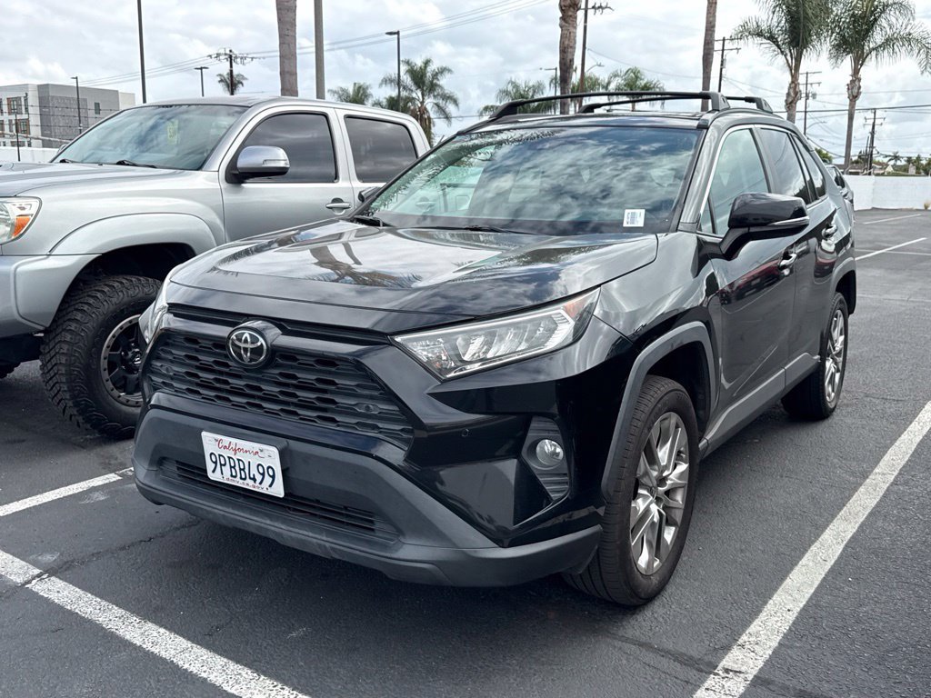 Certified 2021 Toyota RAV4 XLE Premium AWD/4WD image 3