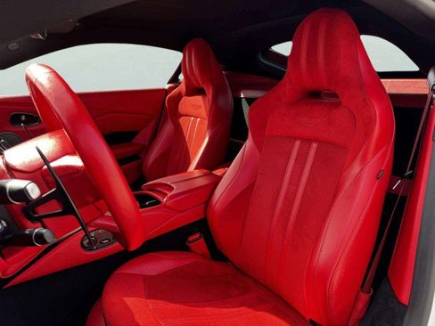 Used 2023 Aston Martin V8 Vantage Coupe image 18