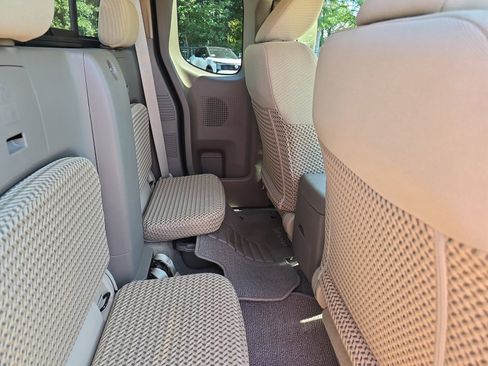 Used 2017 Nissan Frontier SV RWD image 12