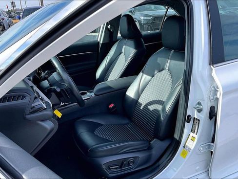 Used 2024 Toyota Camry SE image 34