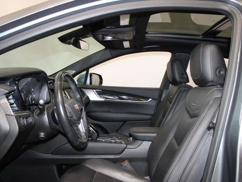 Used 2021 Cadillac XT5 Premium Luxury w/ LPO, Floor Liner Package FWD image 7