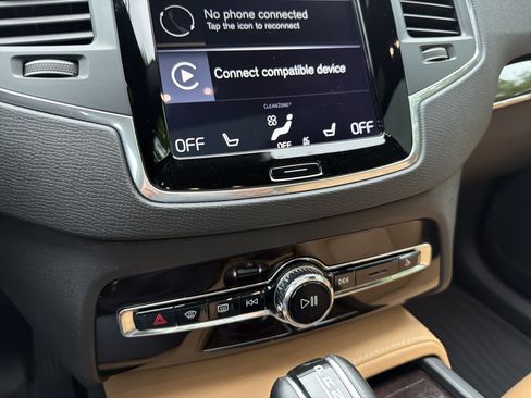Used 2019 Volvo XC90 T6 Momentum w/ Advanced Package AWD/4WD image 19