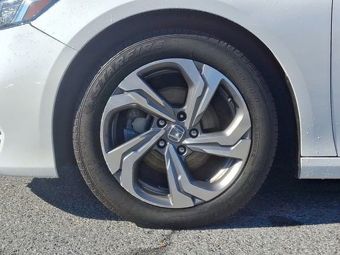 Used 2018 Honda Accord EX image 8