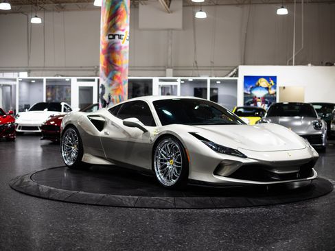 Used 2021 Ferrari F8 Tributo image 12